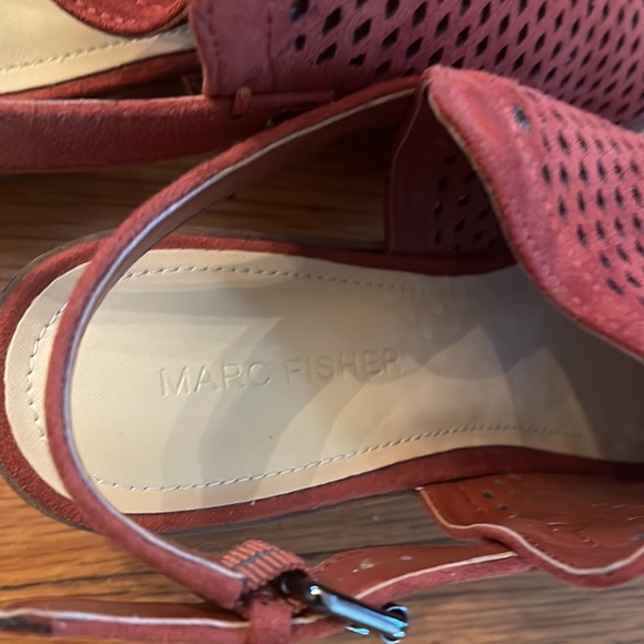 Marc Fisher open toe sling back block heel shoes in rust red size 7.5 - Picture 3 of 8